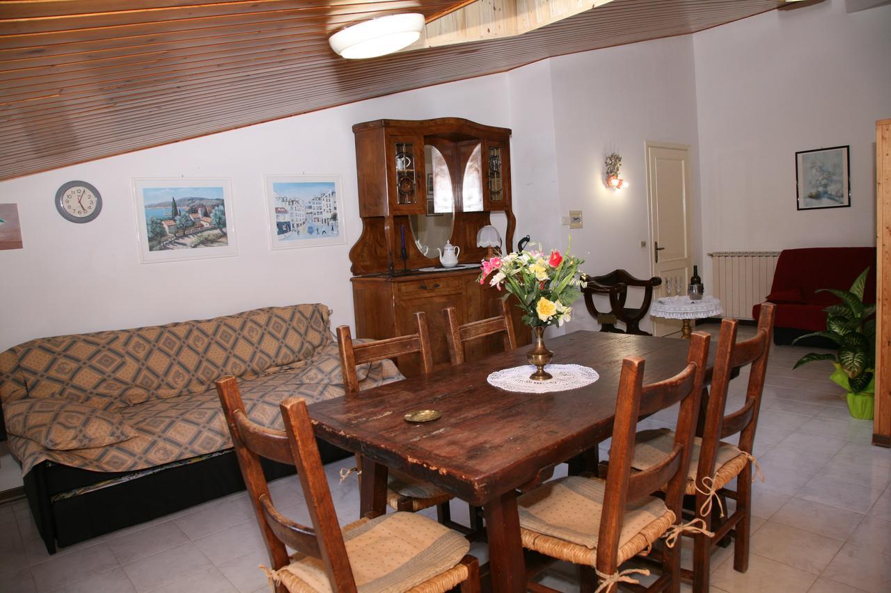 Agriturismo Villa Mozart Nel Verde Gubbio Kültér fotó