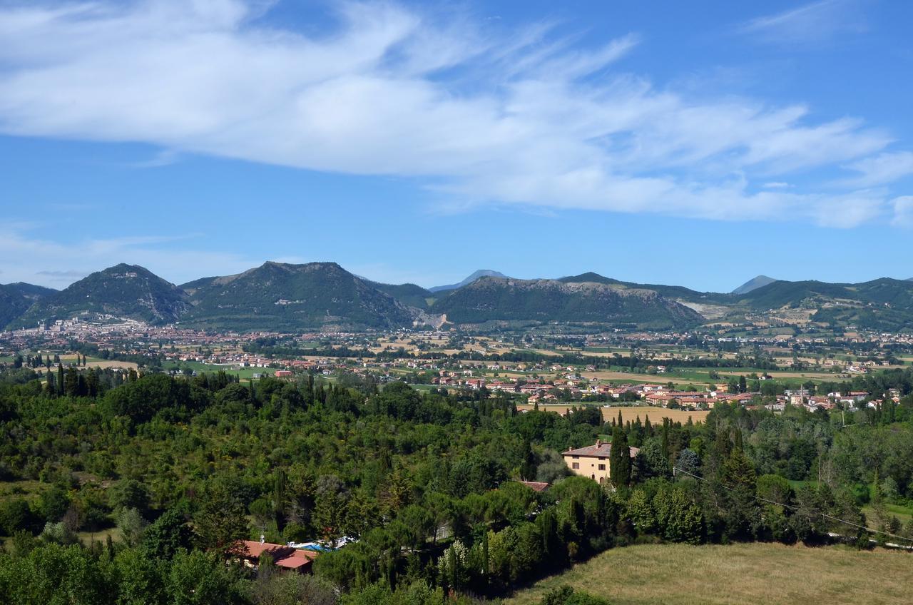 Agriturismo Villa Mozart Nel Verde Gubbio Kültér fotó