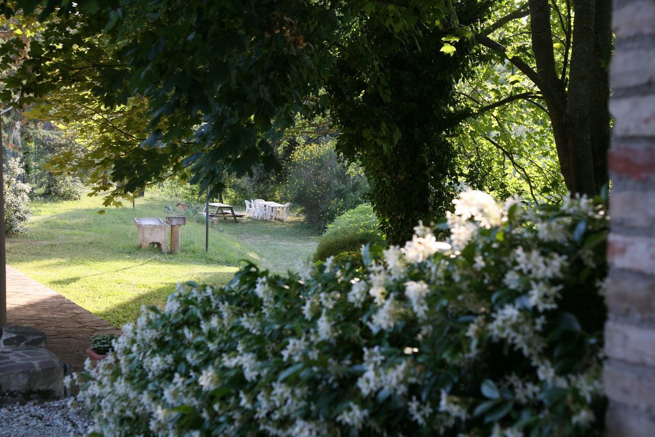 Agriturismo Villa Mozart Nel Verde Gubbio Kültér fotó