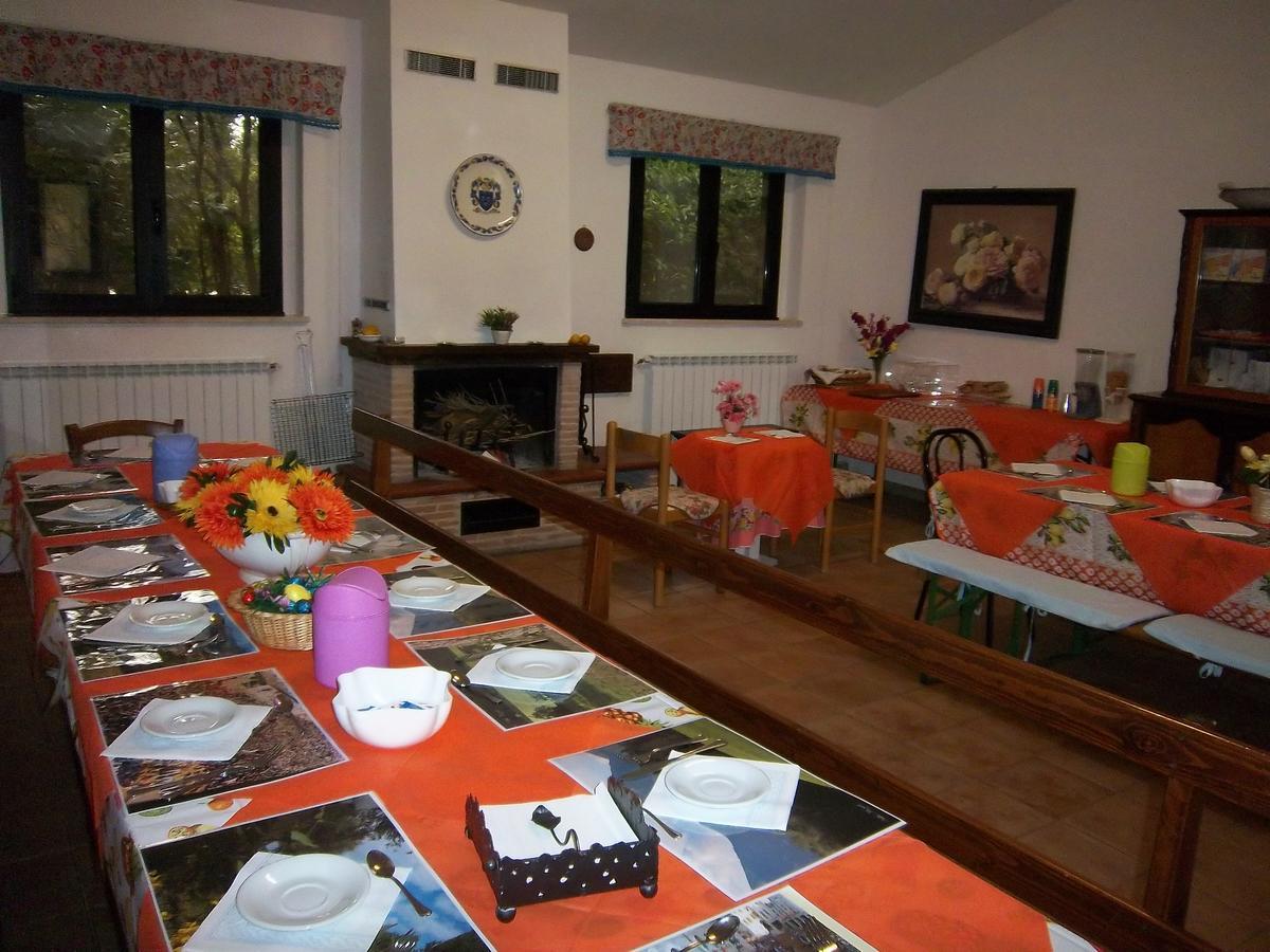 Agriturismo Villa Mozart Nel Verde Gubbio Kültér fotó