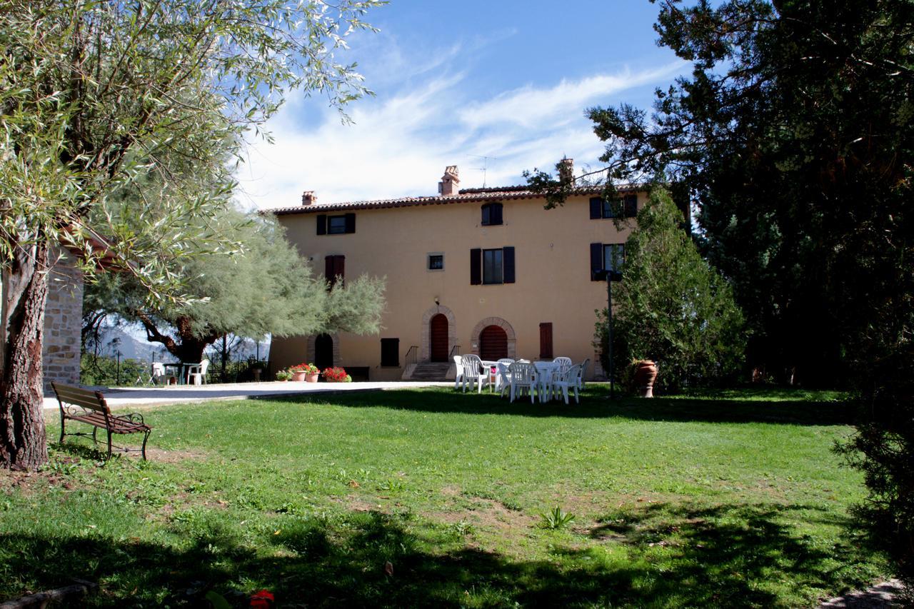 Agriturismo Villa Mozart Nel Verde Gubbio Kültér fotó