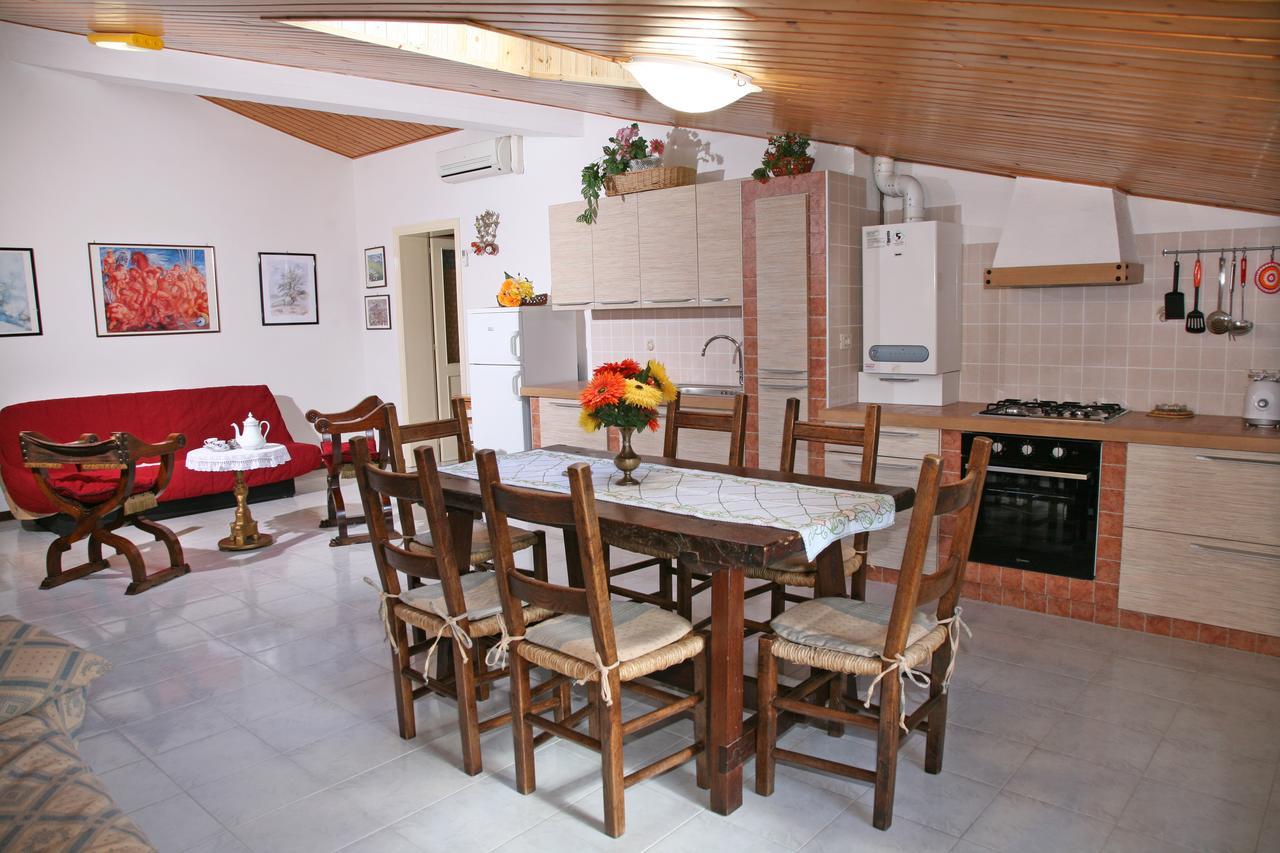 Agriturismo Villa Mozart Nel Verde Gubbio Kültér fotó